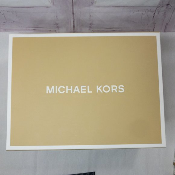 MICHAEL KORS GIFT BOX 9" x 6" x 3" - Picture 1 of 4